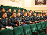 Врио командующего Северо-Кавказским округом Росгвардии встретился с выпускниками военных вузов 2026 года