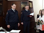 Сотрудники Шпаковской полиции поздравили юных жительниц района с Международным женским днем и вручили паспорта
